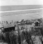 STO-0589 Westenschouwen. Strand na de storm van juli 1957.