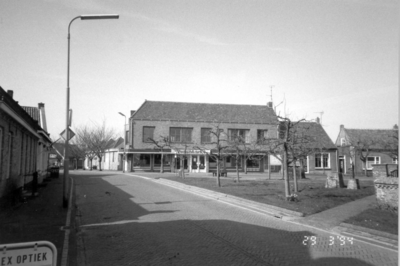 W-1165 Burgh. Burghsering 1-2. Supermarkt De Veldmarkt. Gesloopt in juni 1994.