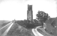 W-1201 Koudekerke. Koudekerkseweg. De Plompe toren nog in verwaarloosde staat; in 1930 heeft restauratie plaats gevonden.