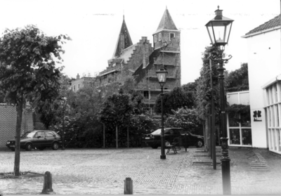 W-1479 Haamstede. Hoek Ring-Weststraat. Op de achtergrond Slot Haamstede.