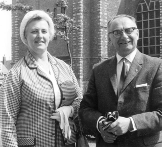 W-1518 Haamstede. Ring. Intrede van de nieuwe burgemeester van de Gemeente Westerschouwen, H.P. Everwijn (1964-1979). ...