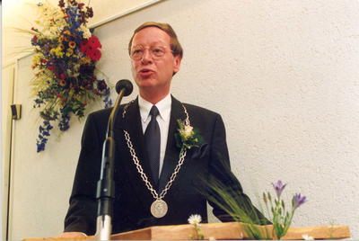 W-1544 Westerschouwen. Intrede van de laatste burgemeester van de gemeente Westerschouwen, H.Tees (1991-1996). Tees ...