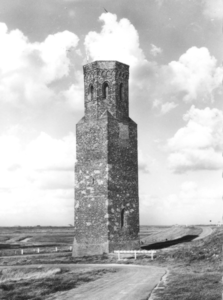 W-1571 Koudekerke. Plompe toren.