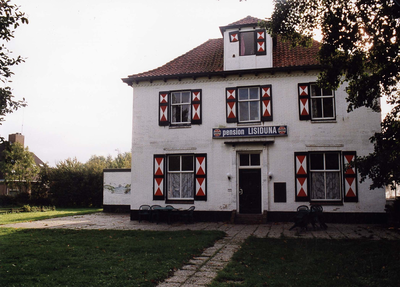 W-1721 Westenschouwen. Het oude herenhuis Lisi-Duna (in 1999) in gebruik als pension en kantine van de gelijknamige ...