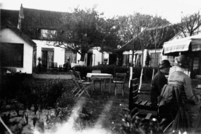 W-1797 Nieuw Haamstede Torenweg Hotel Restaurant De Schouwse Boer omstreeks 1930.