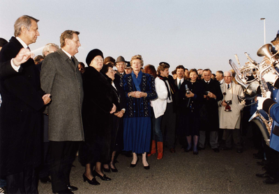 W-1903 Veere Neeltje Jans Bij de opening der stormvloedkering, 5 november 1987, speelde een combinatie der ...