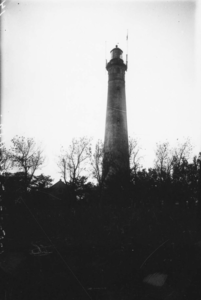 W-2043 Nieuw Haamstede. Een vroege foto (1912) van de vuurtoren vanaf glasplaatnegatief