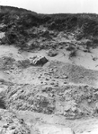 W-2073 Nieuw Haamstede. Bloot gewaaide en opgegraven resten van de Duinkapel Ons Lief Vrouw Op Zee in de ...