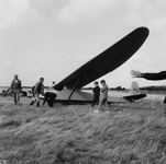 X-1403 Nieuw-Haamstede Zweefvliegveld De PH-201 was een tweezitter van het type Sedbergh, waarin men naast elkaar zat. ...