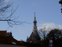 X-3485 Zierikzee. Toren stadhuis Meelstraat. Toren, gezien vanaf de overgang Havenplein/Mol.