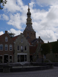 X-3509 Zierikzee. Toren stadhuis Meelstraat, gezien vanaf het Beddeweeg. De panden staan in de Maarstraat.