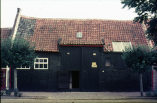 X-5298 Ouwerkerk. Ring [oostzijde]. De landbouwschuur van familie Adriaan Vijverberg (nu huis no 26 en 26A)