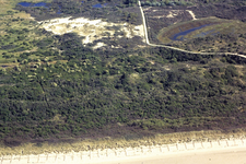 X-5349 Schouwen-Duiveland. Kop van Schouwen. Luchtfoto van fietspad strand naar Duinhoevecamping