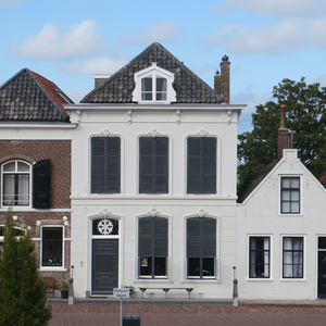 X-5439 Brouwershaven. Haven Noordzijde. Woonhuis, gebouwd tweede helft 18e eeuw/derde kwart 19e eeuw