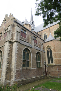 X-5448 Brouwershaven. Sint Nicolaaskerk. Driebeukig bakstenen gebouw daterend uit 16e eeuw met een oudere kap