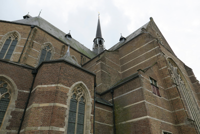 X-5484 Brouwershaven. Sint Nicolaaskerk. Driebeukig bakstenen gebouw daterend uit 16e eeuw met een oudere kap