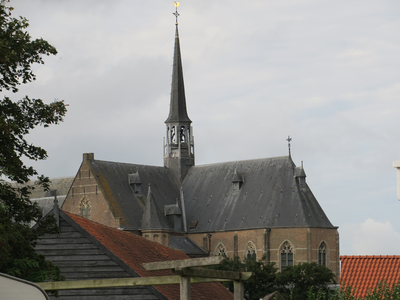 X-5490 Brouwershaven. Sint Nicolaaskerk. Klokkenstoel met klok van Nicolaas Greve, 1734