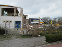 X-5652 Zierikzee. De Huijbertstraat. Sloop Multi Functioneel Centrum (M.F.C.). De sloop begon in november 2017. In het ...
