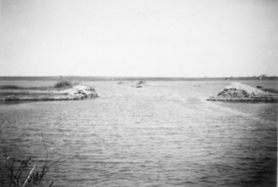 ZG-0363 Zierikzee. Inundatie tijdens de 2e wereldoorlog. Omgeving Brouwershaven.