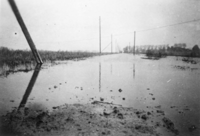 ZG-0365 Zierikzee. Inundatie tijdens de 2e wereldoorlog. Omgeving Brouwershaven.