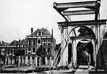 ZM-0121 Zierikzee. Oude Haven Eerste binnenbrug.