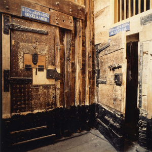 ZM-0565 Zierikzee. Mol. Interieur gevangenis Gravensteen. Toegang naar de gijzelkamer en slaapzaal.