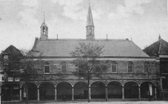 ZM-0793 Zierikzee. Beuze en Gasthuiskerk.