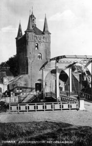 ZM-1843 Zierikzee. Zuidhavenpoort met brug.