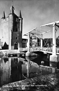 ZM-1849 Zierikzee. Zuidhavenpoort met brug.
