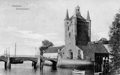 ZM-1876 Zierikzee. Zuidhavenpoort met brug.