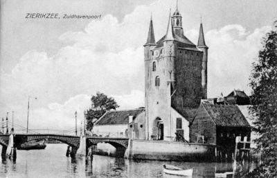 ZM-1877 Zierikzee. Zuidhavenpoort met brug.