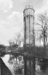 ZM-2926 Zierikzee. Slingerbos. De uit 1930 daterende watertoren, gebouwd naar een ontwerp van ir. A.J Ilcken, werd op ...