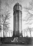 ZM-2936 Zierikzee. Slingerbos. De uit 1930 daterende watertoren, gebouwd naar een ontwerp van ir. A.J Ilcken..