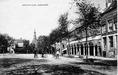 ZS-0345 Zierikzee. Havenplein. Gasthuiskerk met Beuze. Rechts daarvan de in 1868 geopende Christelijke school voor ...