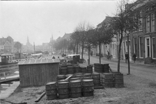 ZS-1243 Zierikzee. Oude Haven N.Z. Tijdelijke benzineopslag van Rijkswaterstaat.