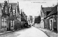 ZS-1523 Zierikzee. Sint Domusstraat. Rechts: het uit de tweede helft van de zeventiende eeuw daterende poortje.