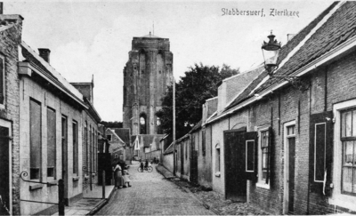ZS-1614 Zierikzee. Slabberswerf. Links: de stadsboerderij van Johannes den Boer. Rechts: het woonhuis van boomkweker ...
