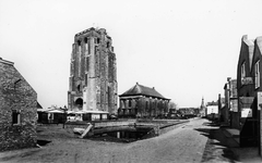 ZS-1837 Zierikzee. Weststraat, gezien richting Kerkhof zz. In het midden de Sint Lievens Monstertoren en de Nieuwe ...