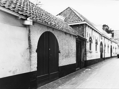 ZS-1865 Zierikzee. Witte IJestraat. Eerste bedrijfspanden van bakkerijgrondstoffenfabriek Zeelandia.