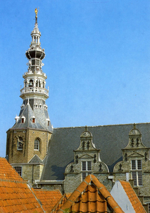 ZZE-0222 Zierikzee. Exterieur Stadhuis museum met Stadhuistoren.