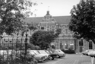 ZZE-1067 Zierikzee. Nieuwe Bogerdstraat. Openbare Lagere School (school B).