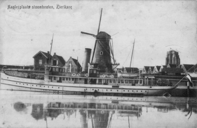 ZZE-1520 Zierikzee. 't Luitje. Veerboot 'Noord Beveland', op de dienst Zierikzee-Middelburg. In het midden ...