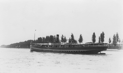 ZZE-1551 Zuid-Holland / De Noord. Veerboot 'De Stad Zierikzee', nog in de kleuren van de firma J.& A.van der Schuijt, ...