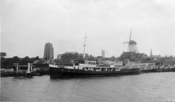 ZZE-1560 Zierikzee. 't Luitje. Veerboot M.S. de 'Oosterschelde'.