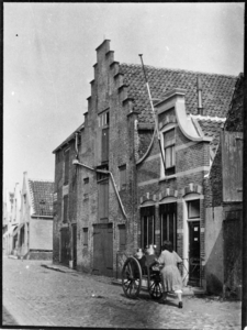 ZZE-1908 Zierikzee. Krepelstraat, gezien in westelijke richting.