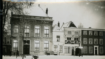 ZZE-2083 Zierikzee. Havenpark. Links: A 352 (thans 37-75). Huize 'De Mossel'; het Sint Cornelia Liefdehuis, later de ...