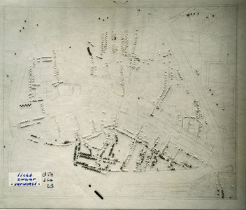 ZZE-2226 Zierikzee. Plattegrond van Zierikzee waarop een inventarisatie van de stad na afloop van de watersnoodramp van 1953.