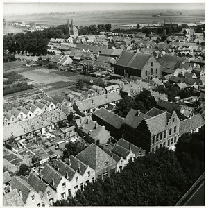 ZZE-2237 Zierikzee. Overzicht van een deel van Zierikzee aanschouwd vanaf de Raadhuistoren