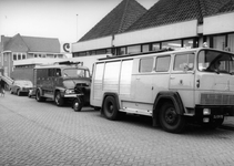 ZZG-0242 Zierikzee. Jannewekken. Brandweerauto's, geparkeerd voor de toenmalige brandweergarage, thans (2009) De Vries ...