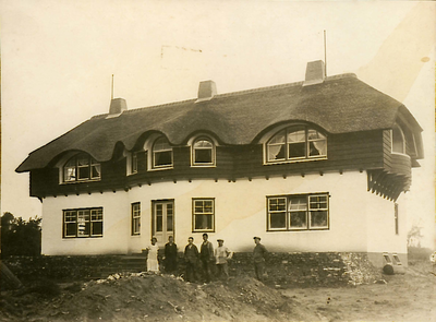 ZZG-0512 Zierikzee. Provinciale Straatweg D 609a; villa 'Zelkhof'. Dit landhuis werd in 1927-1928 gebouwd, in opdracht ...